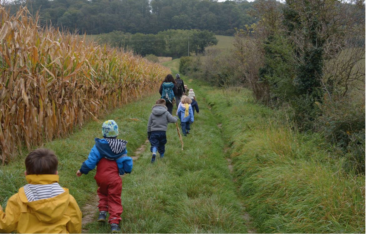 A l’école Montessori au Mont-d’Or, les enfants  sortent par groupe de 10 environ chaque mardi.